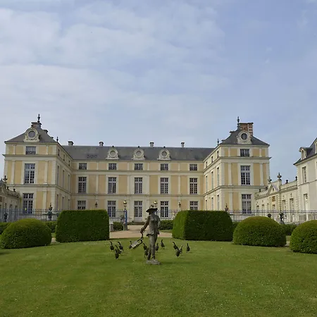 Отель Chateau Colbert 3*