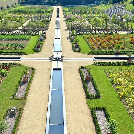 Chateau Colbert Отель 3*