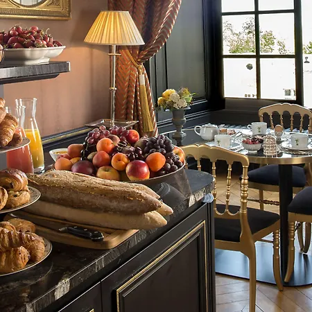 Отель Chateau Colbert Maulevrier