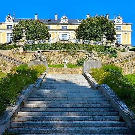 Chateau Colbert Hotel 3*