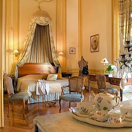 Hotel Chateau Colbert
