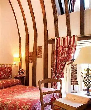 Отель Chateau Colbert 3*