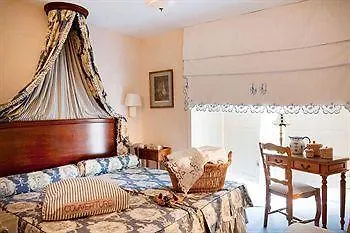 Chateau Colbert מלון