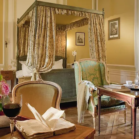 Отель Chateau Colbert