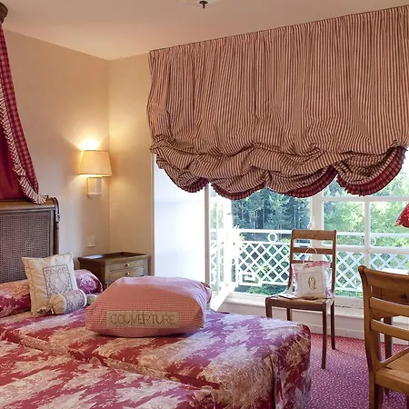 Chateau Colbert מלון 3*