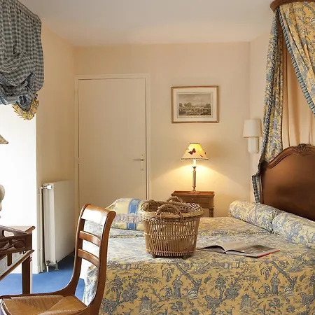 Отель Chateau Colbert