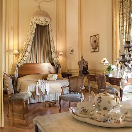 Chateau Colbert Отель 3*