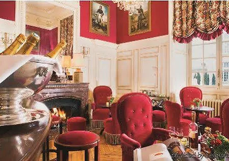 Chateau Colbert فندق