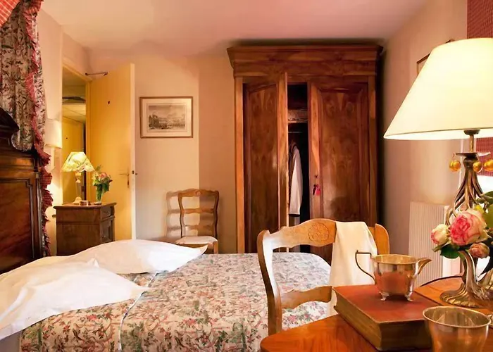 Chateau Colbert Szálloda