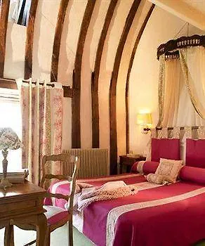 מלון Chateau Colbert