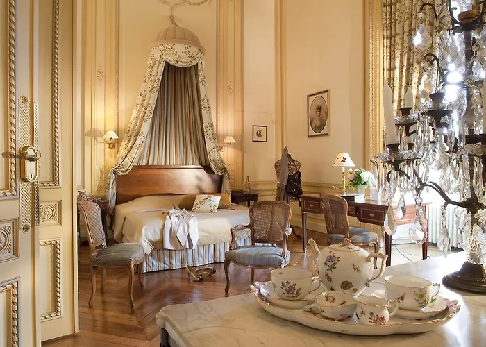 Chateau Colbert Szálloda 3*